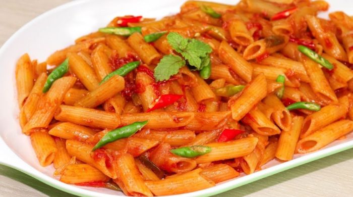 ঘরেই তৈরি করুন পছন্দের পাস্তা