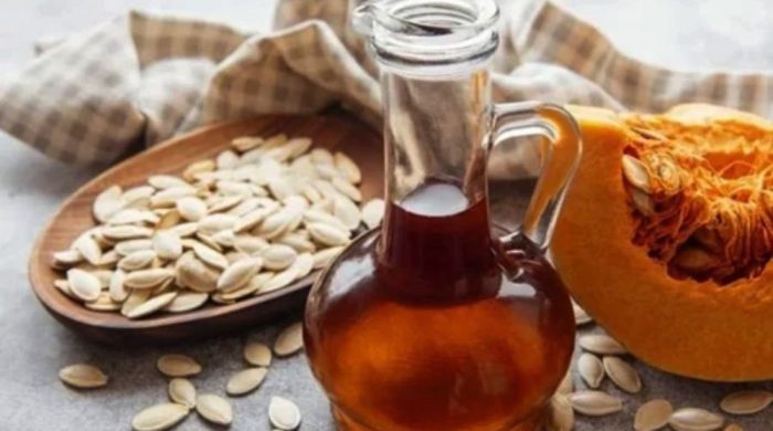 চুল পড়া রোধ করতে পারে যে বীজের তেল